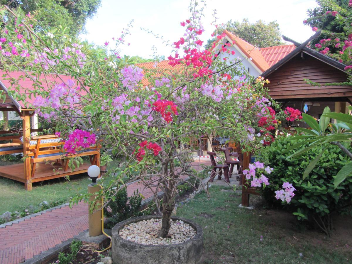Flower Paradise Bungalows & Swiss Restaurant Roestiland 拉迈海滩 外观 照片